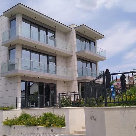 Hotel Oscar Kastela Bagian luar foto