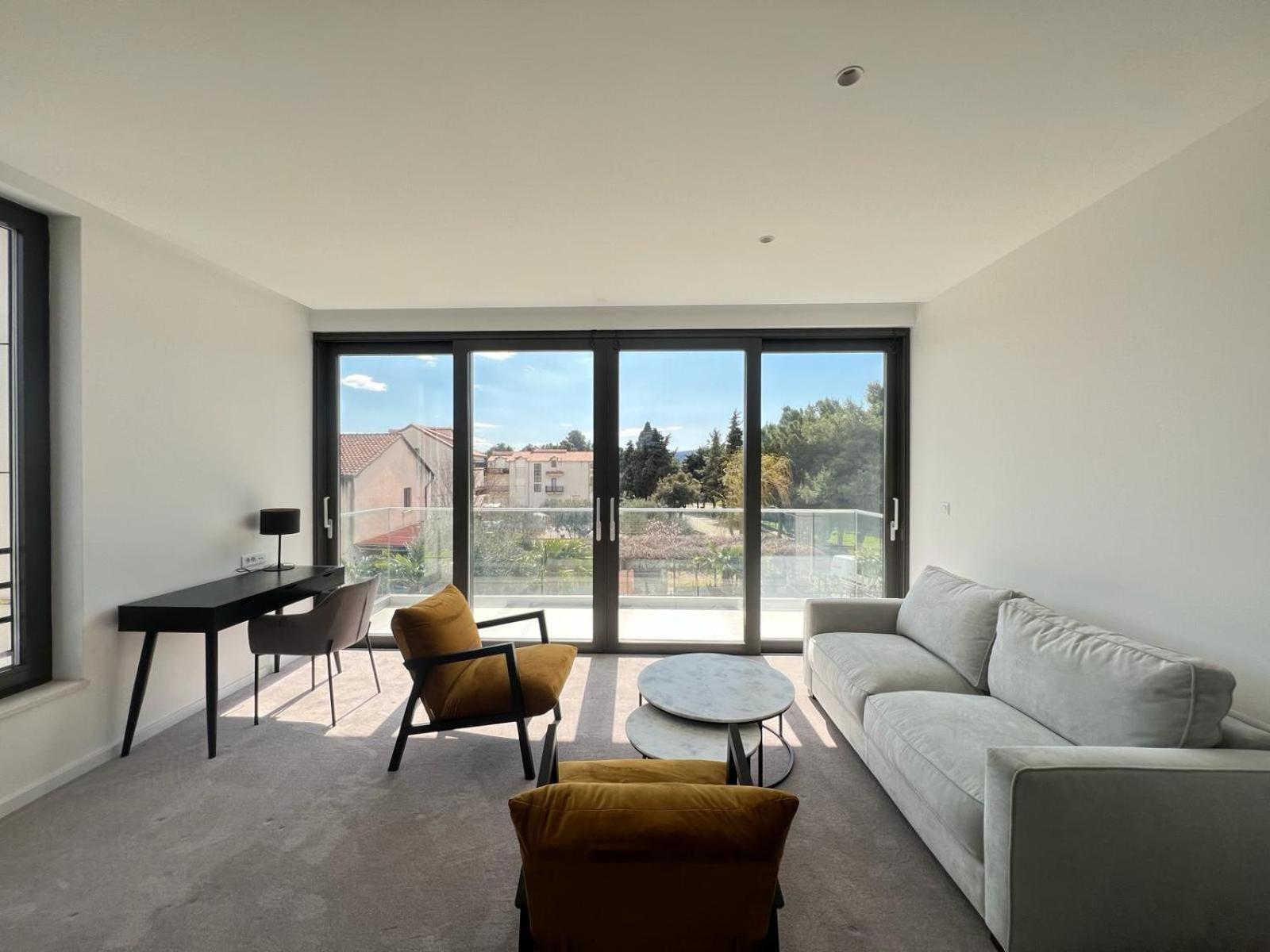 Hotel Oscar Kastela Bagian luar foto
