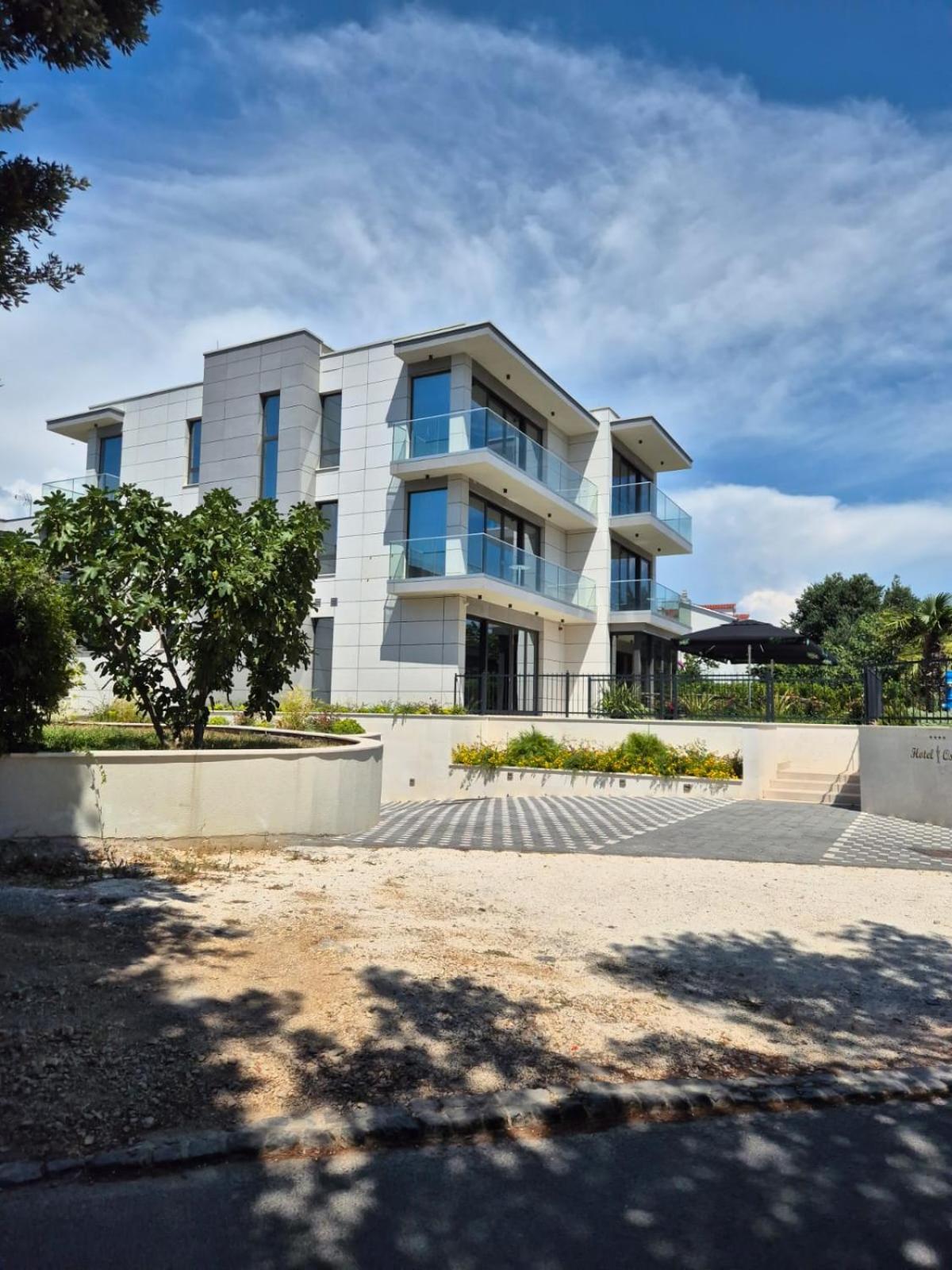 Hotel Oscar Kastela Bagian luar foto