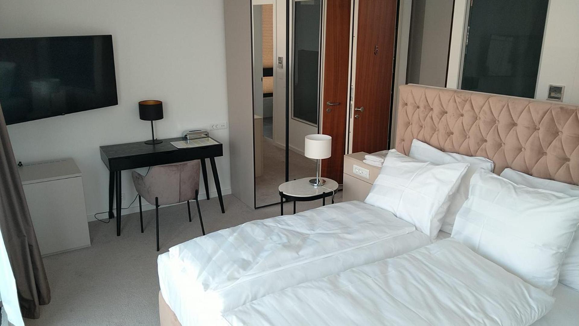 Hotel Oscar Kastela Bagian luar foto