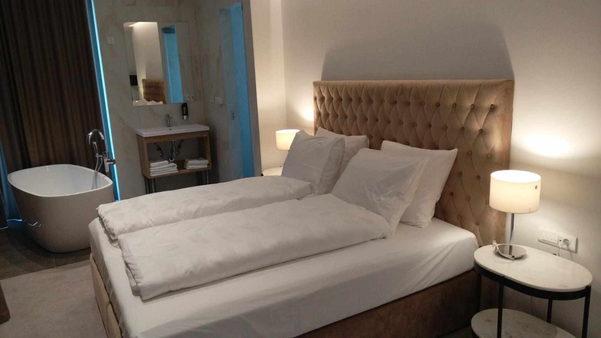 Hotel Oscar Kastela Bagian luar foto