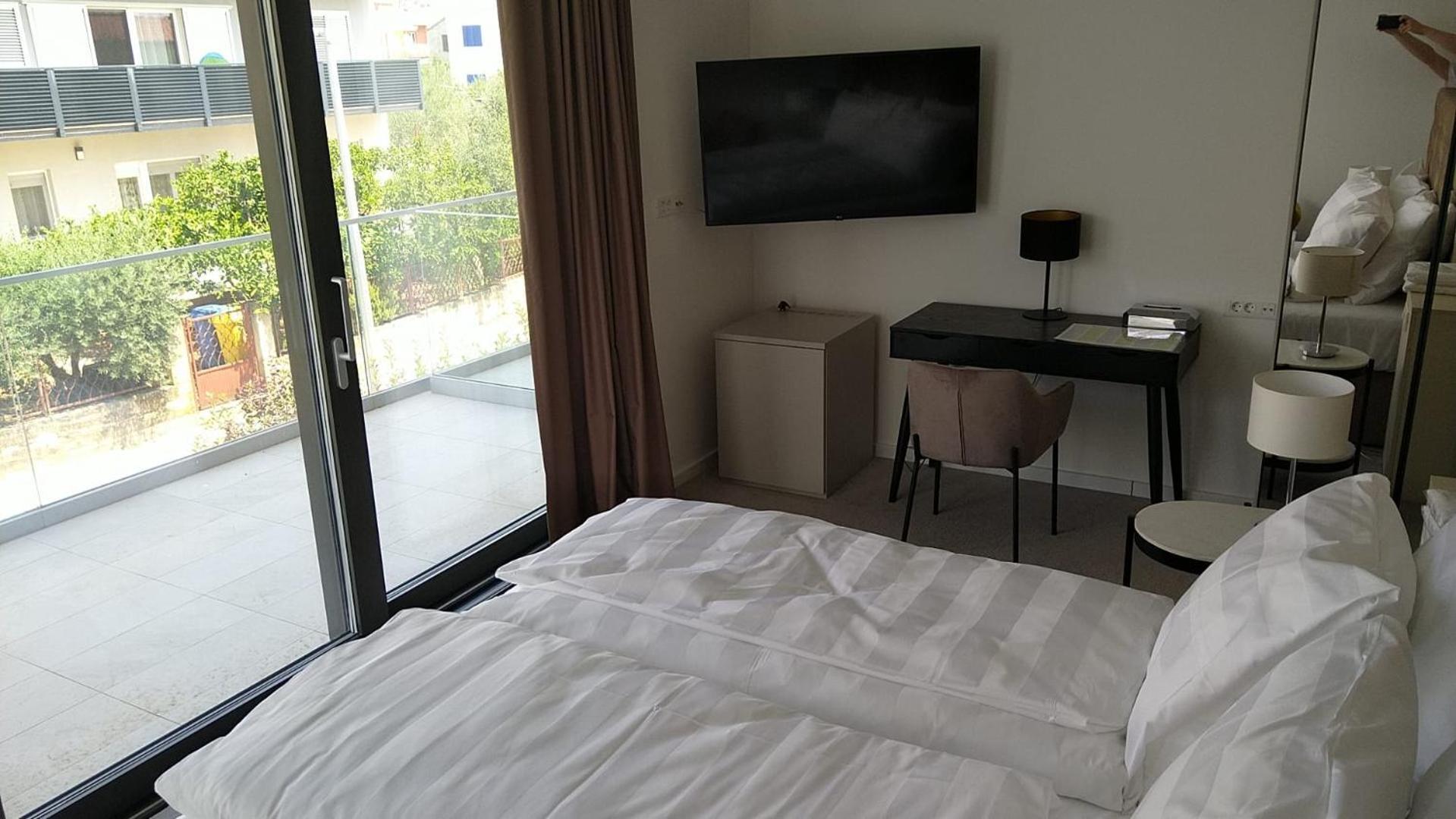 Hotel Oscar Kastela Bagian luar foto